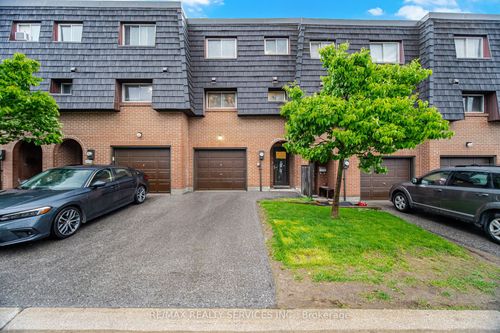 154 Darras Crt, Brampton, ON, L6T1W7 | Card Image