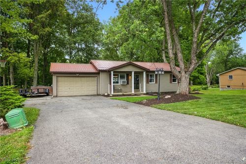 46412 Dogwood Cir, New Waterford, OH, 44445-9634 | Card Image