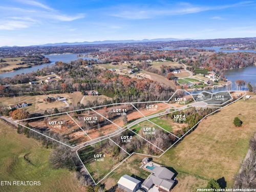 3830 Lakeside Estates Way, Louisville, TN, 37777-7700 | Card Image