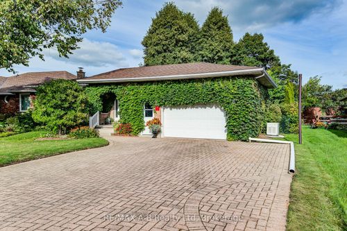 80 Queen St, Tavistock, ON, N0B2R0 | Card Image
