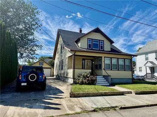 29 Alfred St, Pawtucket, RI, 02861-2403 | Card Image