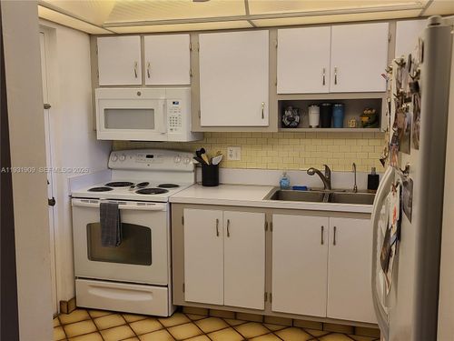 apt-418-2306 S Cypress Bend Dr, Pompano Beach, FL, 33069-4465 | Card Image