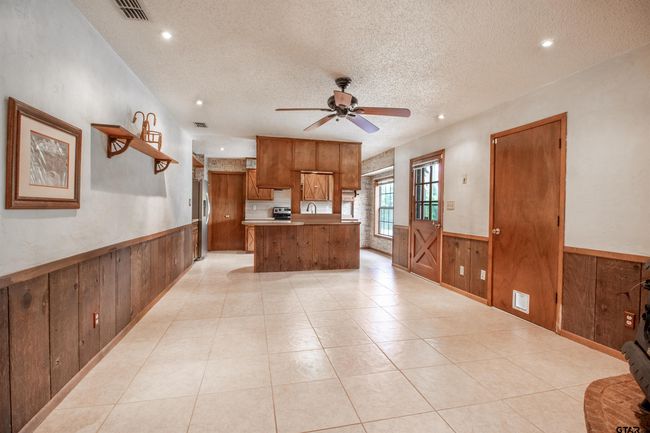 13402 County Road 1131, House other with 3 bedrooms, 2 bathrooms and null parking in Flint TX | Image 20