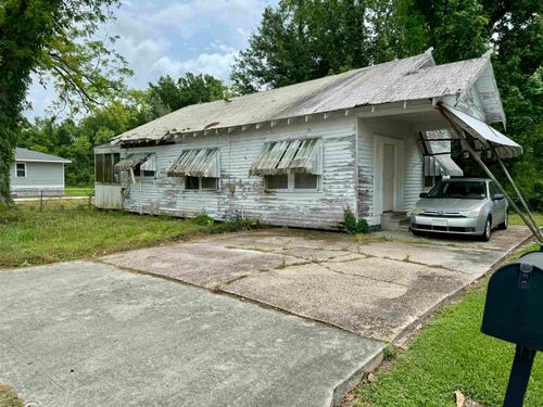 254 Carlos St, Houma, LA, 70364-2828 | Card Image