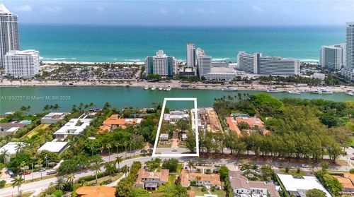 4539 Pine Tree Dr, Miami Beach, FL, 33140-3133 | Card Image
