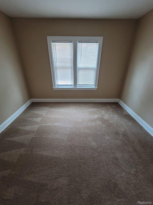 15835 Cruse St, Detroit, MI, 48227-3309 | Card Image