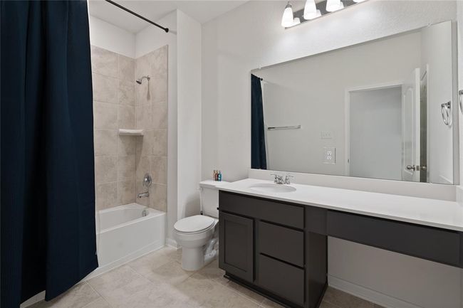 Bathroom | Image 17