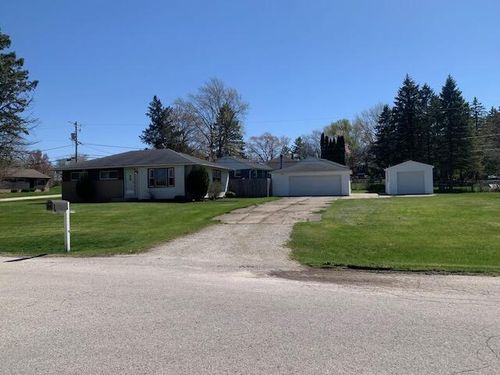 3331 E Carol Court, Oak Creek, WI, 53154 | Card Image