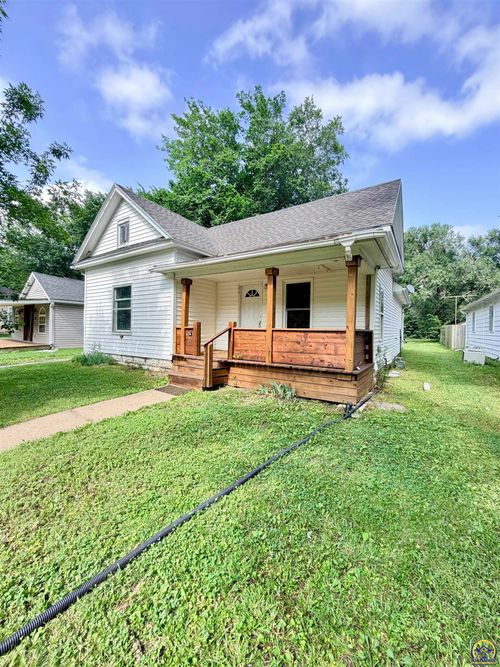 22 S Cottonwood St, Emporia, KS, 66801-4840 | Card Image