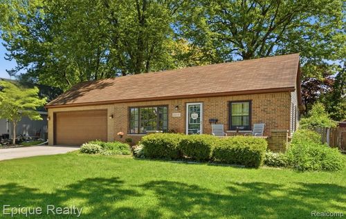 1609 New Jersey Ave, Marysville, MI, 48040-1655 | Card Image
