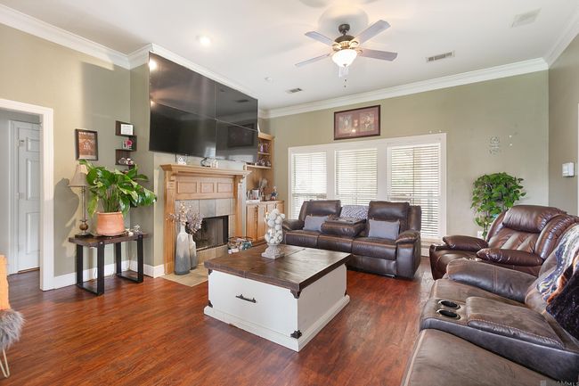 1465 Ironwood Dr, House other with 3 bedrooms, 2 bathrooms and 2 parking in Denham Springs LA | Image 4