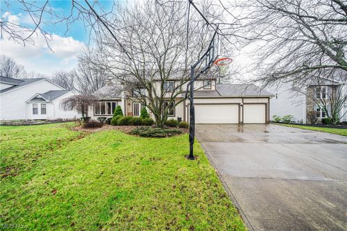 368 Leverett Ln, Highland Heights, OH, 44143-3736 | Card Image