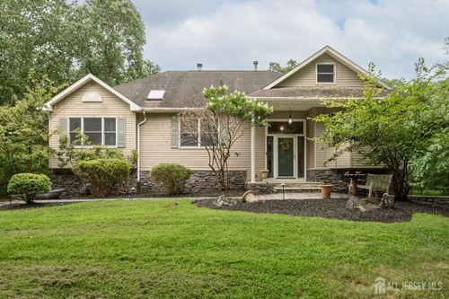 11 Ruffin Ct, Tinton Falls, NJ, 07724-9738 | Card Image