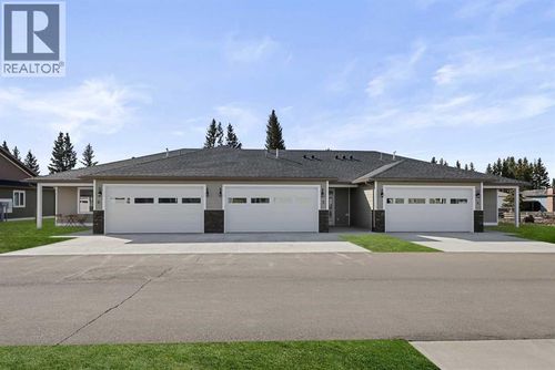 610 4 Ave Sw, Sundre, AB, T0M0A6 | Card Image