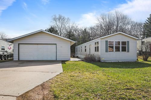 405 Edgar Pl, Faribault, MN, 55021-1802 | Card Image