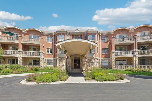 apt-315-940 Augusta Way, Highland Park, IL, 60035-1841 | Card Image
