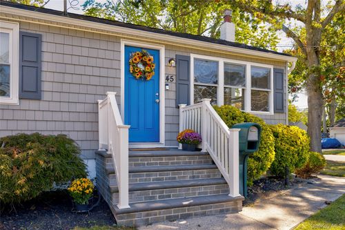 45 Reilly St, West Islip, NY, 11795-1044 | Card Image