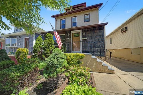 288 Maple St, Secaucus, NJ, 07094-3706 | Card Image