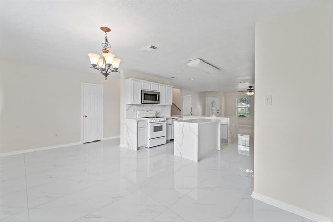 1022 Vera Cruz Dr, House other with 6 bedrooms, 4 bathrooms and 2 parking in Rosenberg TX | Image 8