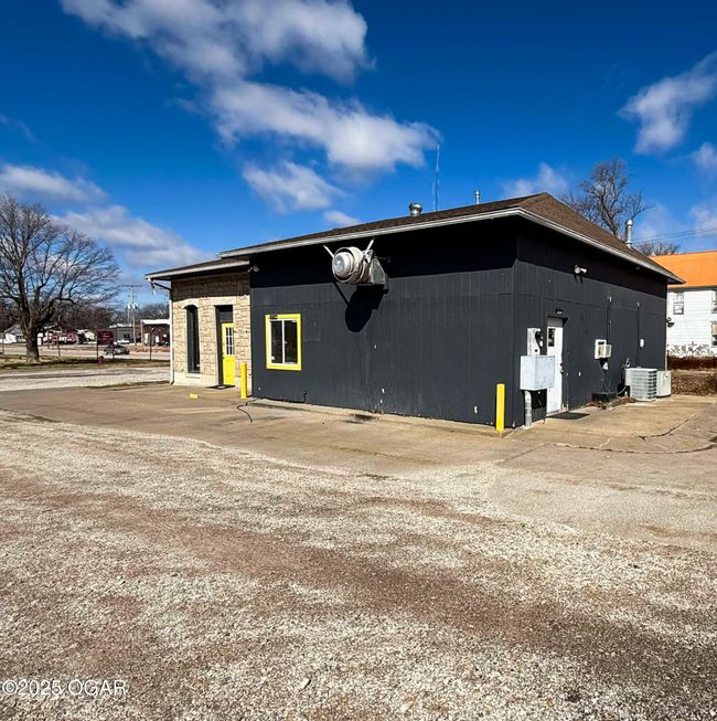 622 6 Th St, Home with 0 bedrooms, 0 bathrooms and null parking in Oswego KS | Image 5