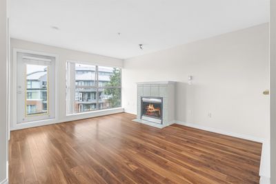 405 - 260 Newport Dr, Condo with 1 bedrooms, 1 bathrooms and 2 parking in Port Moody BC | Image 3