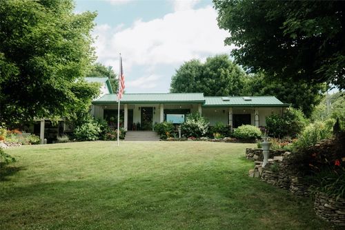 40 Cemetery Rd, Spring Creek, PA, 16436-2502 | Card Image