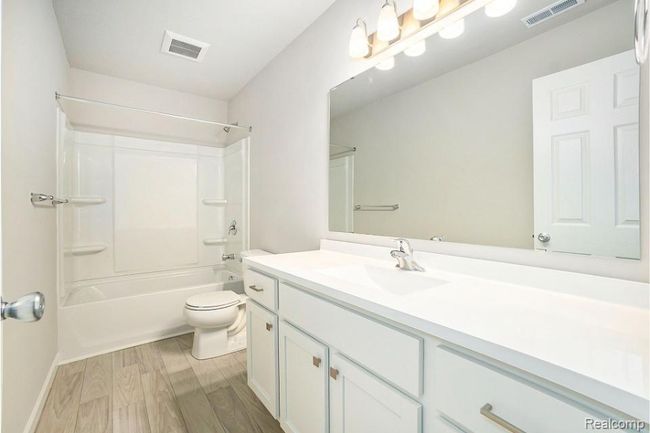 Stock photo- full bath | Image 22