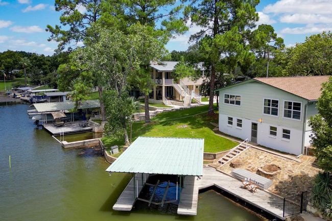 132 Glen Oaks Dr, House other with 2 bedrooms, 2 bathrooms and null parking in Sunrise Beach TX | Image 4