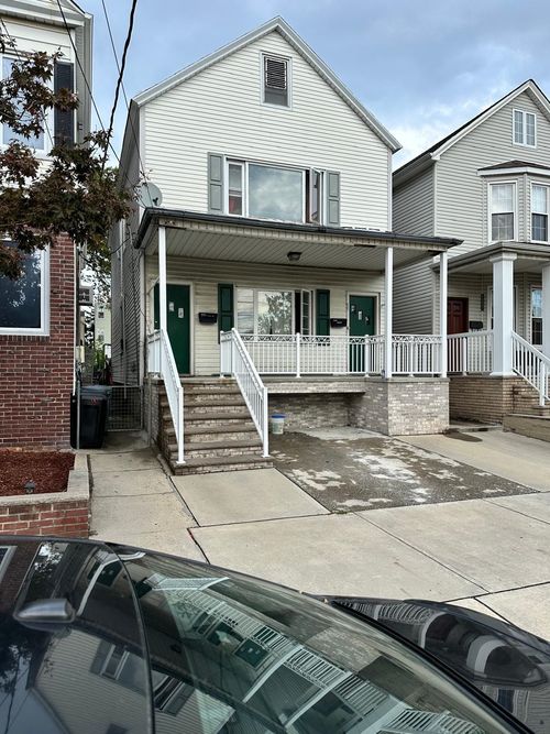 77 W 26th St, Bayonne, NJ, 07002-2707 | Card Image