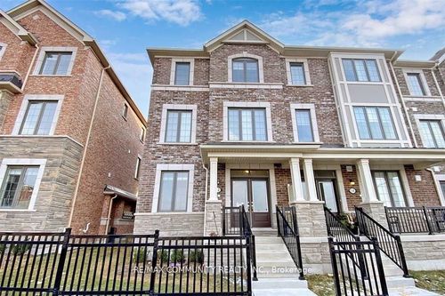 12 Fiesta Way, Whitby, ON, L1P0H9 | Card Image