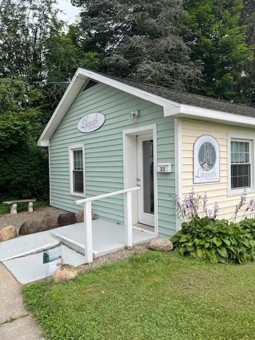 33 Pearl St, Springville, NY, 14141-1231 | Card Image