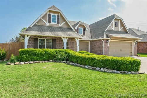 15610 E 91st St N, Owasso, OK, 74055-8548 | Card Image