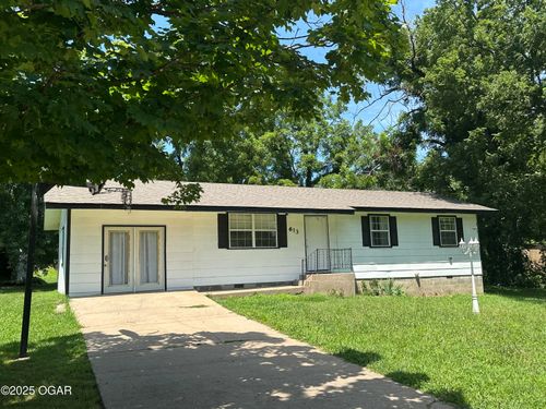 613 Stephens St, Neosho, MO, 64850-2065 | Card Image