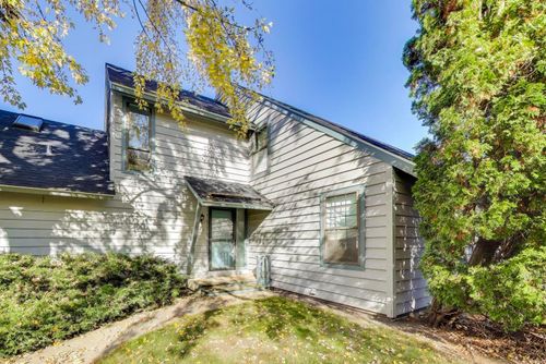 740 Chandler Rd, Gurnee, IL, 60031-6107 | Card Image