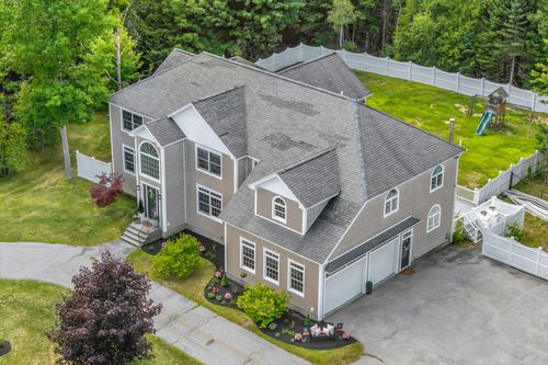 79 Skyline Rd, Bangor, ME, 04401-2156 | Card Image