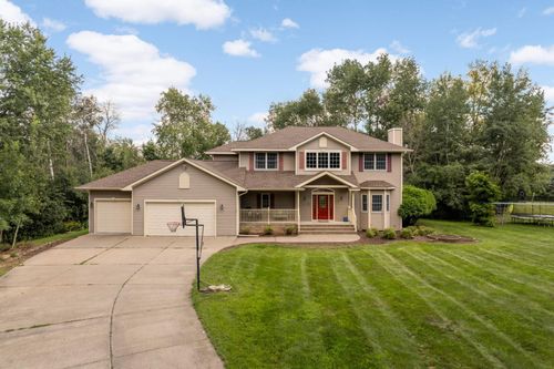 521 Joseph Cir, Hudson, WI, 54016-7868 | Card Image