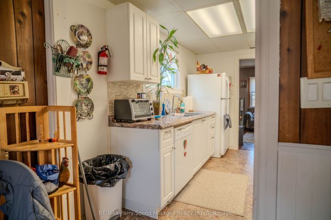 12 Riverdale Rd, House other with 2 bedrooms, 1 bathrooms and 4 parking in Parry Sound ON | Image 5