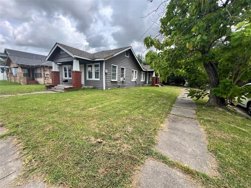 300 E James St, Baytown, TX, 77520-5055 | Card Image