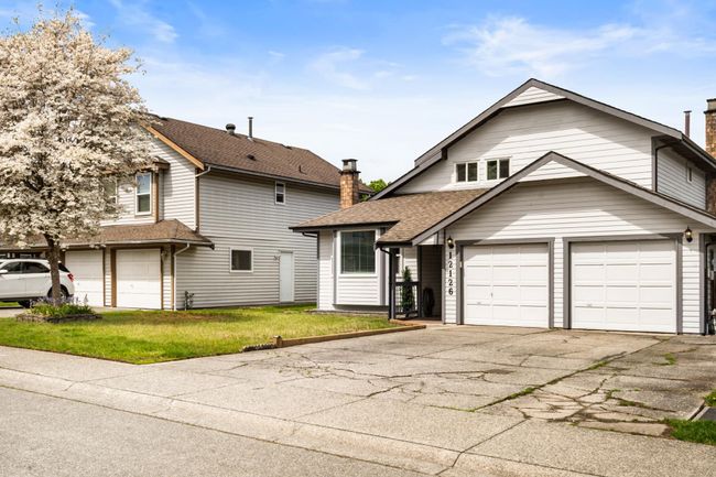 12126 Cherrywood Drive, House other with 3 bedrooms, 2 bathrooms and 5 parking in Maple Ridge BC | Image 2