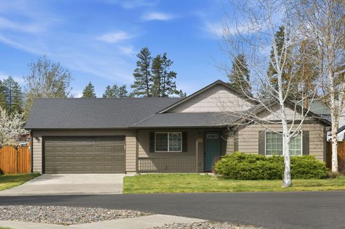 471 N Songbird St, Sisters, OR, 97759-6901 | Card Image