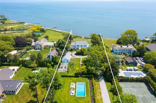5 Thorn Hedge Rd, Bellport, NY, 11713-2615 | Card Image
