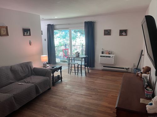 apt-4-1622 Farmington Ave, Unionville, CT, 06085-1230 | Card Image