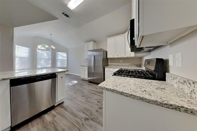 25818 Elmley Pl, House other with 3 bedrooms, 2 bathrooms and 2 parking in Spring TX | Image 6