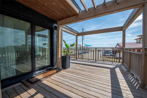 2906 Avenue R 1/2, Galveston, TX, 77550-7744 | Card Image