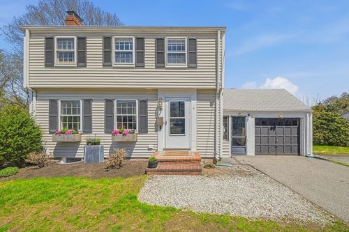 28 Lilly Ln, Dedham, MA, 02026-3624 | Card Image