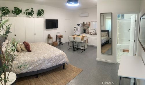 123 W Green St, Claremont, CA, 91711-4913 | Card Image