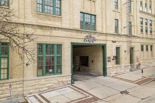 unit-843-270 E Highland Avenue, MILWAUKEE, WI, 53202 | Card Image