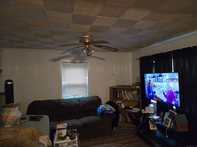 Living Room unit 3 | Image 6