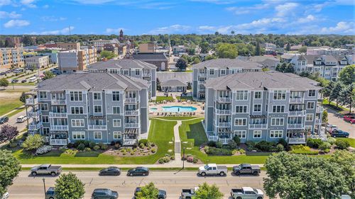 58-200 S Robert St, Ludington, MI, 49431-2393 | Card Image