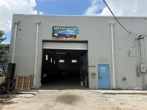 1-7040 Nw 77th Ter, Medley, FL, 33166-2542 | Card Image